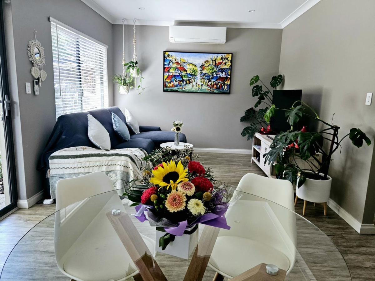 Tranquil Gumnut Cottage - Close To Airport Пърт Екстериор снимка